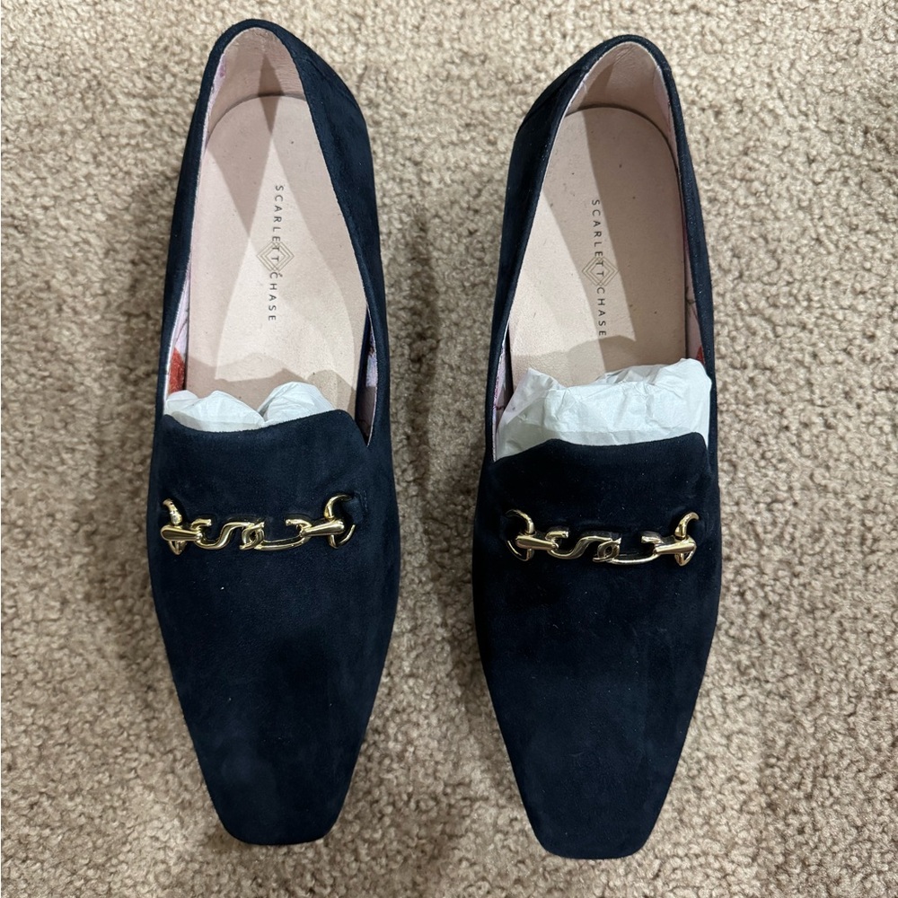 Gold and Blue Chase Loafers with Classic Slip-On Design